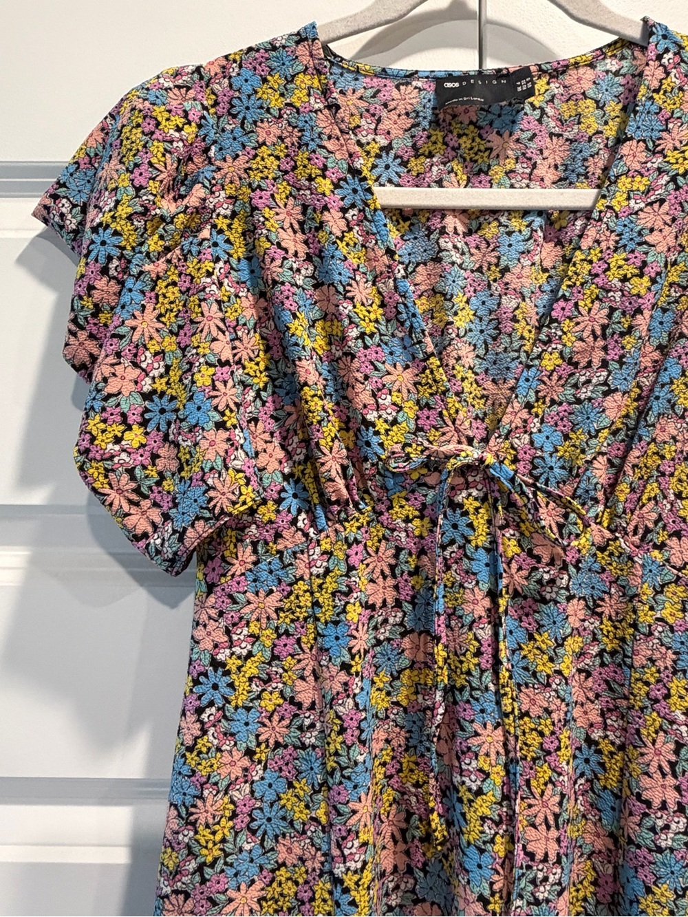 ASOS Floral V-Neck Tie-Front Dress — Multicolor Daisy Print